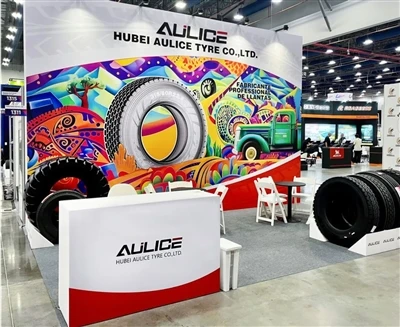 Aulice Dazzles At The Panama Exhibition
